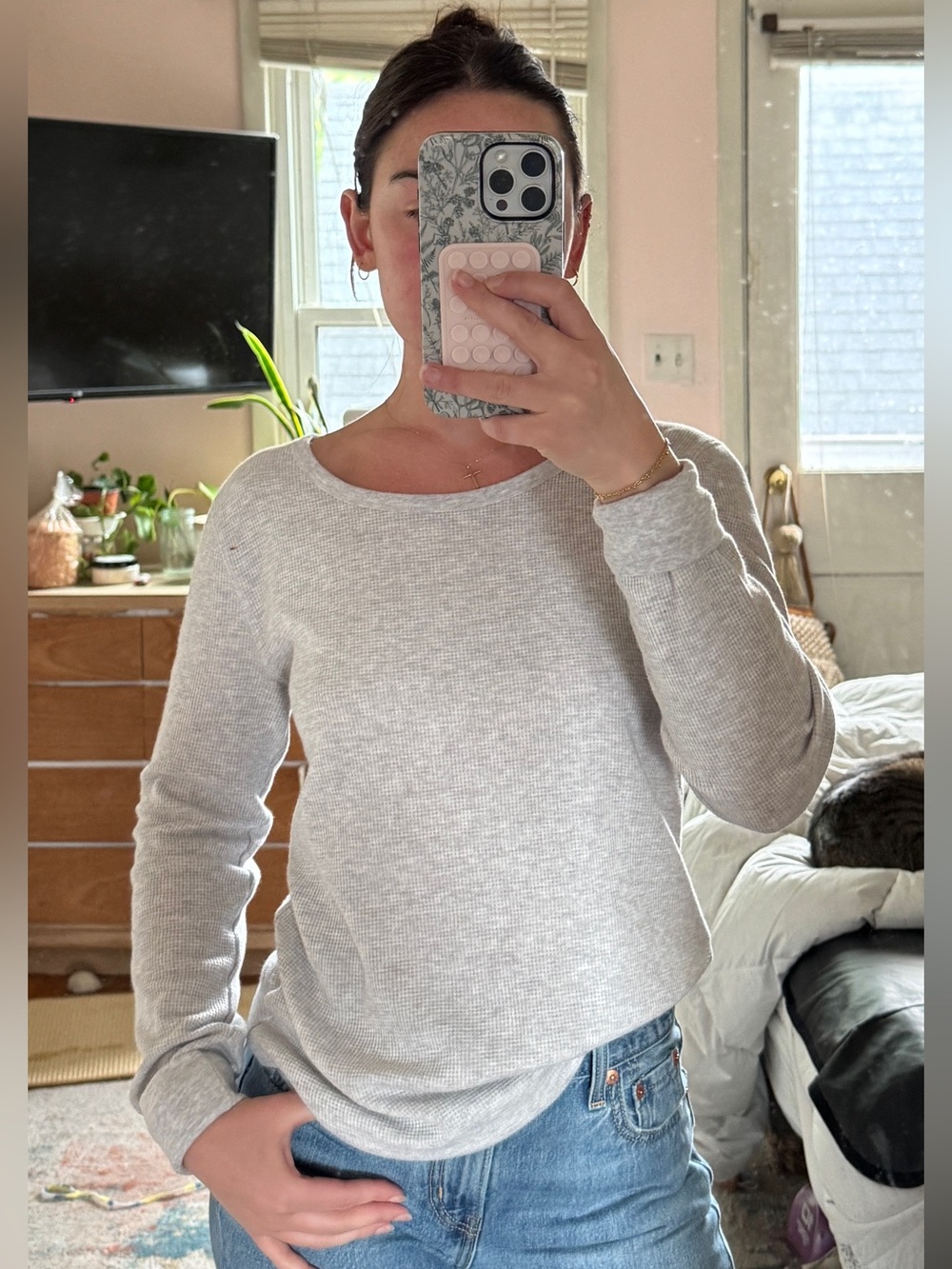 Old Navy Women's Light Gray Long Sleeve Tee